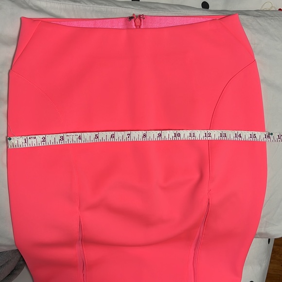 Guess Stretch Scuba Mesh Insert Pencil Skirt. New - Picture 8 of 9